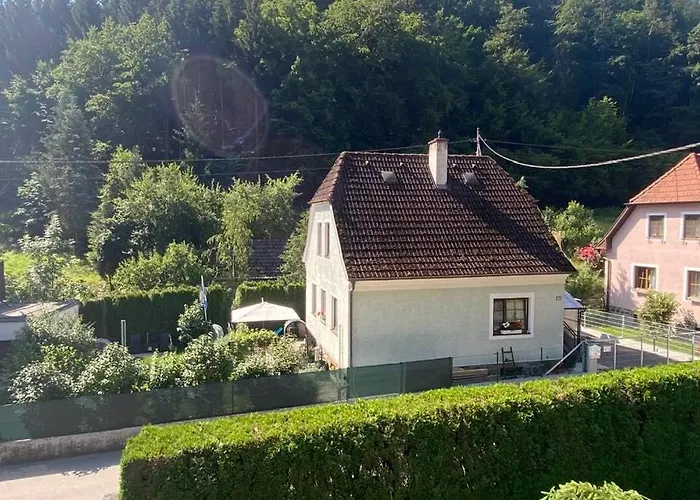 Zu Hause Am Bach