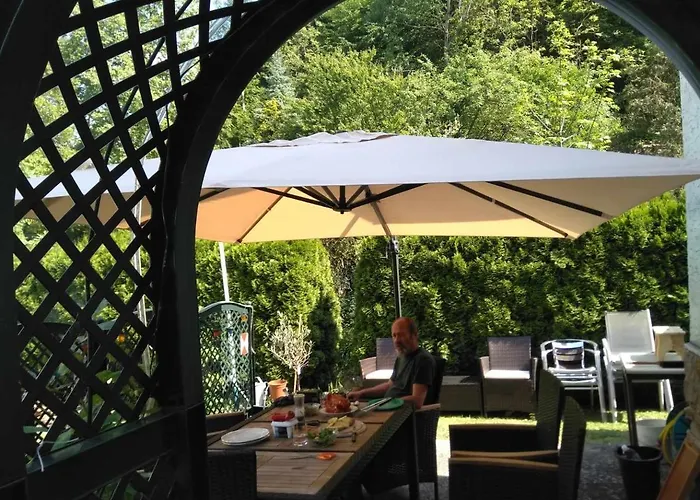 Zu Hause Am Bach